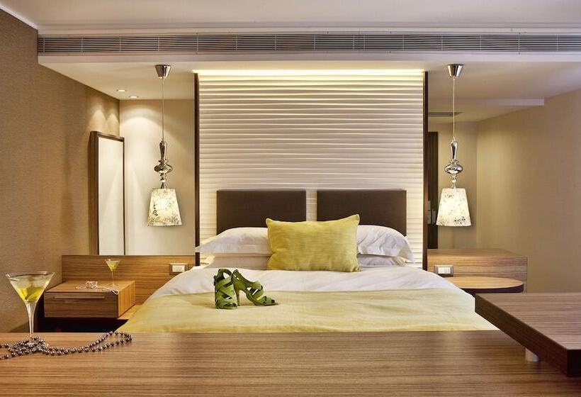 オーシャンビュージュニアスイート, Olympic Palace