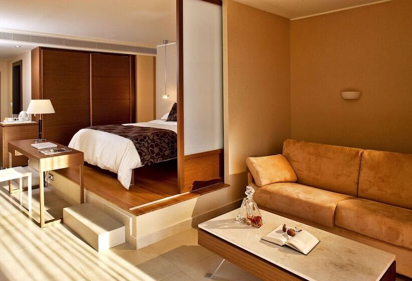 オーシャンビュージュニアスイート, Olympic Palace