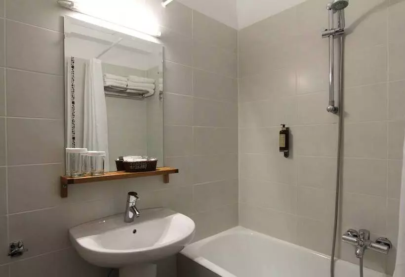 Habitació Estàndard, Pan