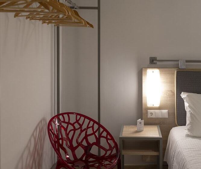 غرفة قياسية, Pan