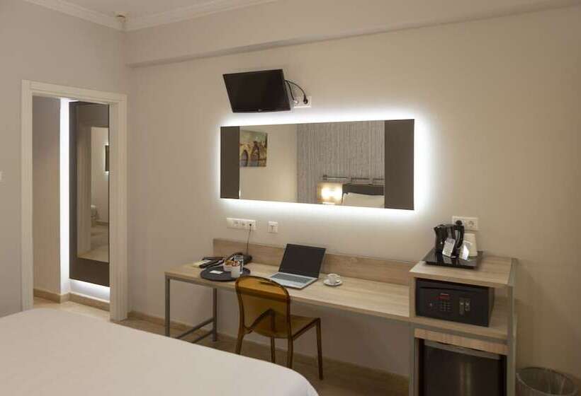 غرفة قياسية ثلاثية, Pan