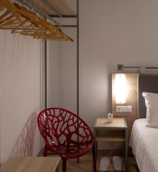 غرفة قياسية, Pan