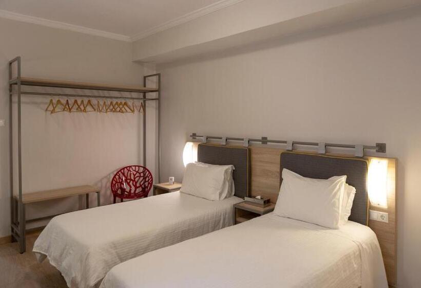 غرفة قياسية, Pan