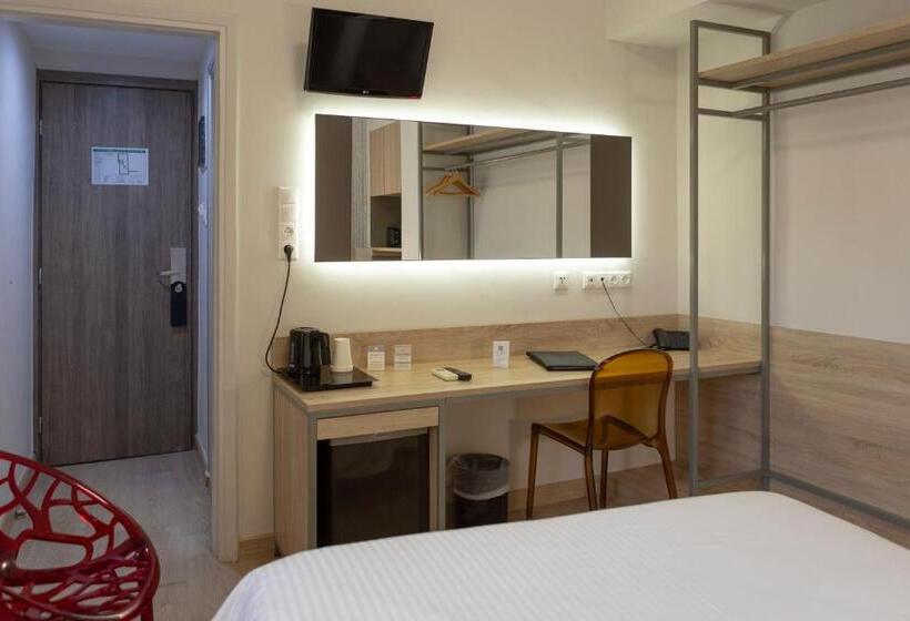 غرفة قياسية, Pan