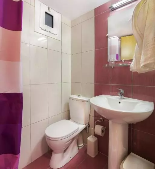 Habitación Estándar con Balcón, Paritsa