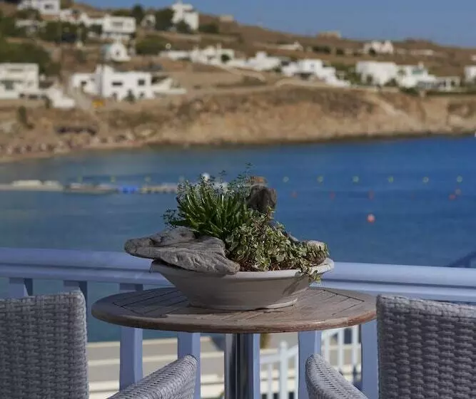 Sviitti Merinäkymä, Petinos Beach