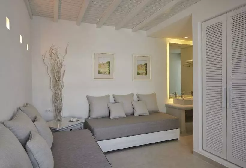 Sviitti Merinäkymä, Petinos Beach
