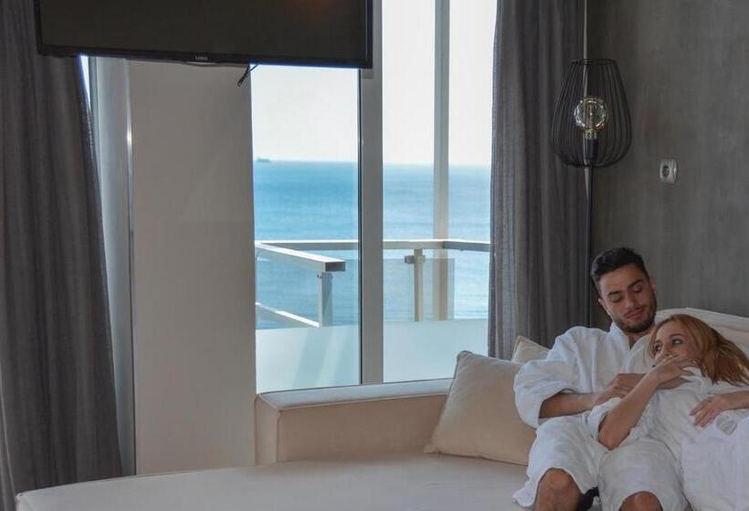 סוויטת ג'וניור דלוקס נוף לים, Scorpios Sea Side
