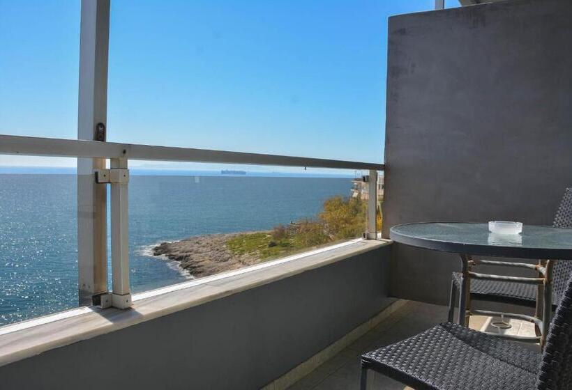 חדר משפחתי נוף לים, Scorpios Sea Side