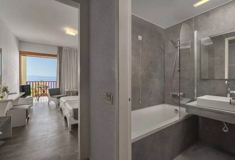 Camera Standard Vista Mare, Skiathos Palace