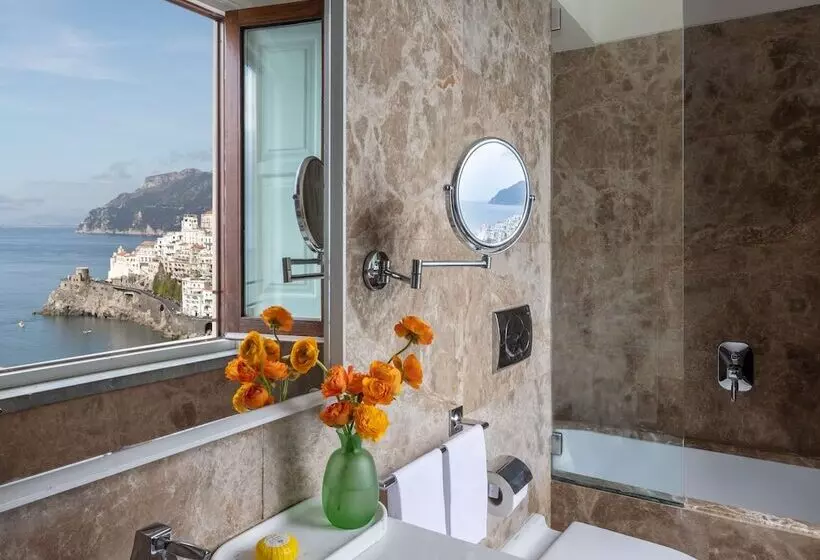 اتاق لوکس با چشمانداز دریا, Anantara Convento di Amalfi Grand Hotel