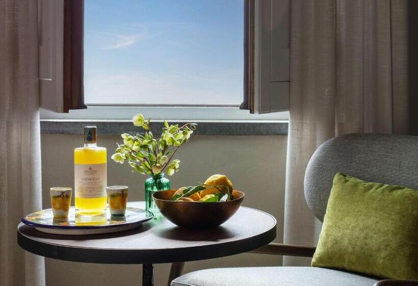Номер Deluxe Вид на Море, Anantara Convento di Amalfi Grand Hotel