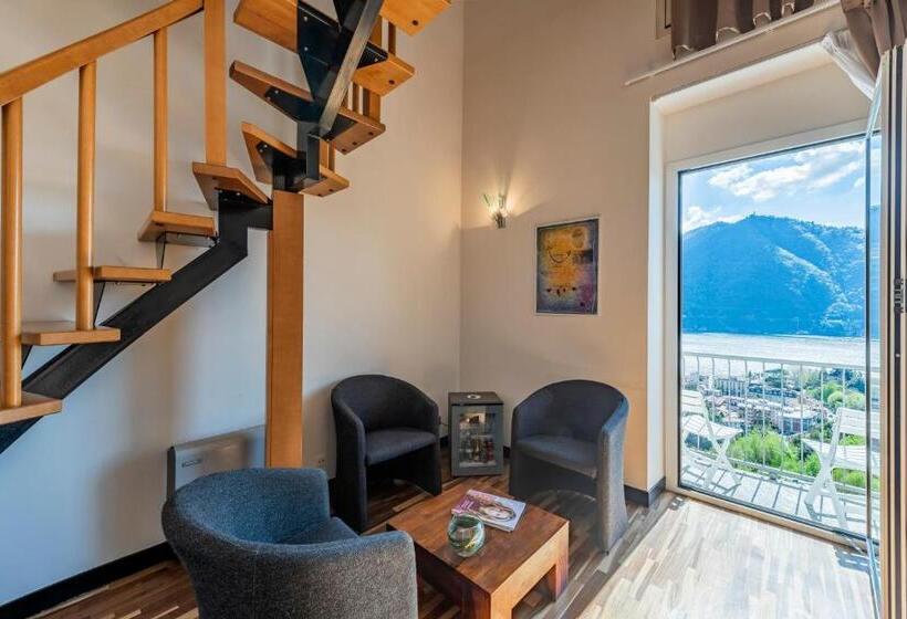 סוויטת ג'וניור נוף לאגם, Asnigo