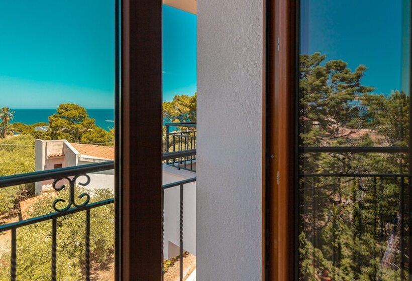 חדר סופריור לשלושה עם נוף לים, Baia Del Capitano