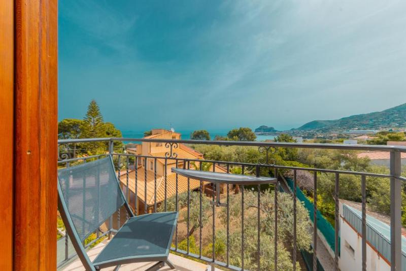 חדר סופריור לשלושה עם נוף לים, Baia Del Capitano