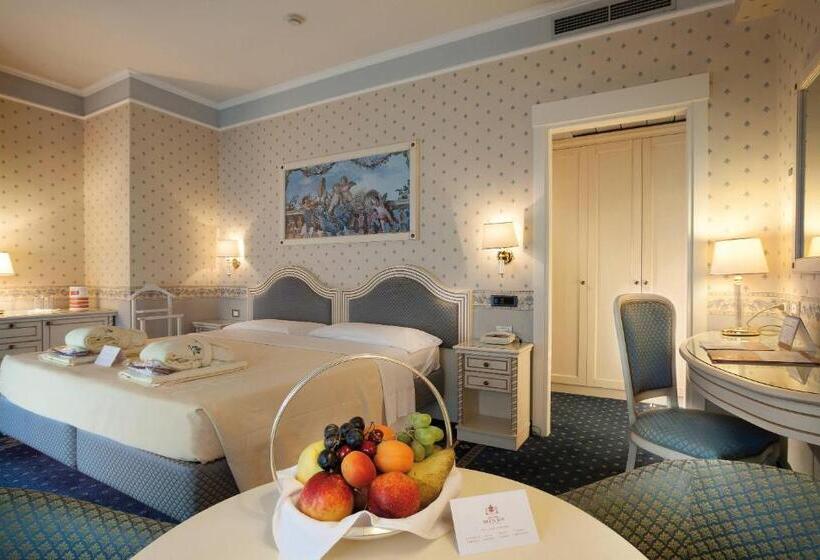 غرفة سوبيريور, Bristol Buja