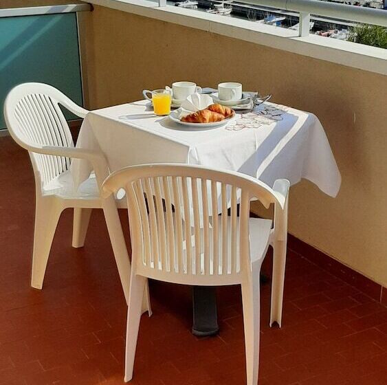 חדר סטנדרט, Cormoran