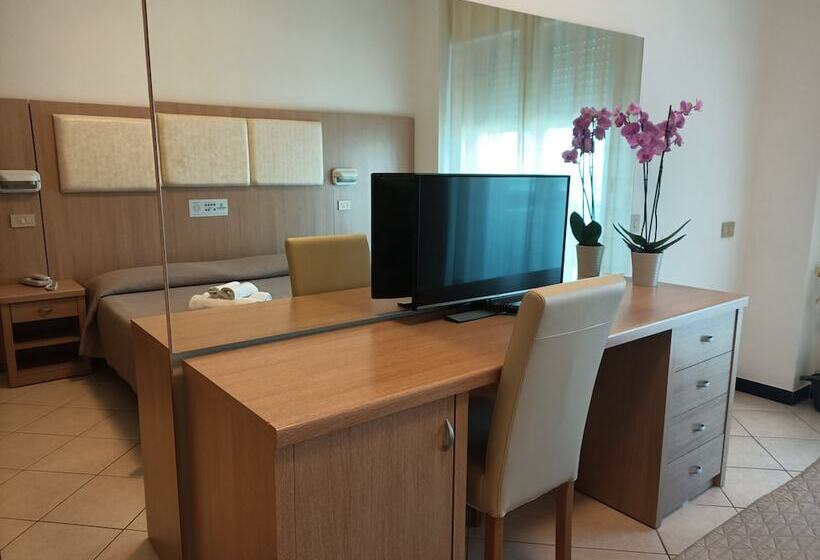 חדר סטנדרט, Cormoran