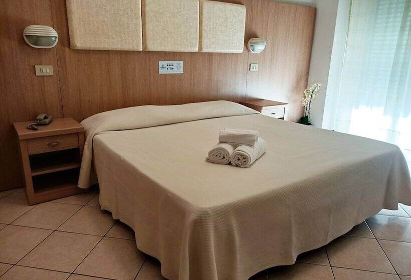 חדר סטנדרט, Cormoran