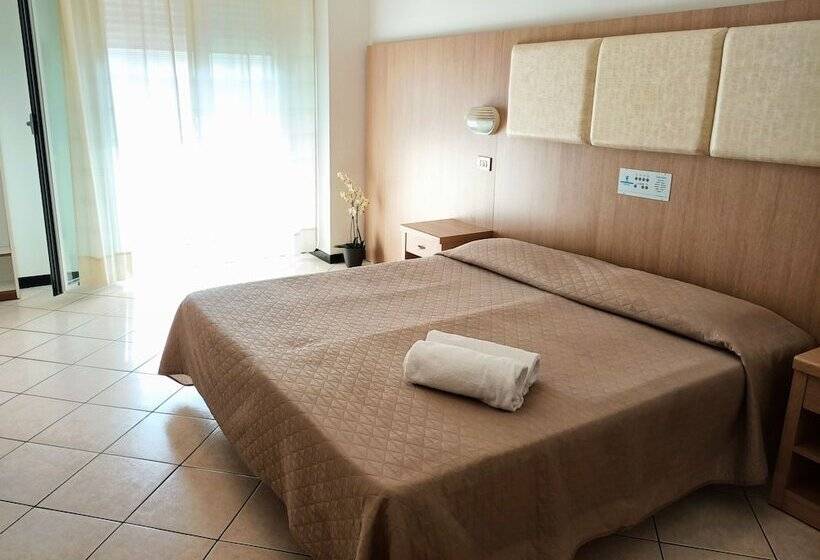 חדר סטנדרט, Cormoran