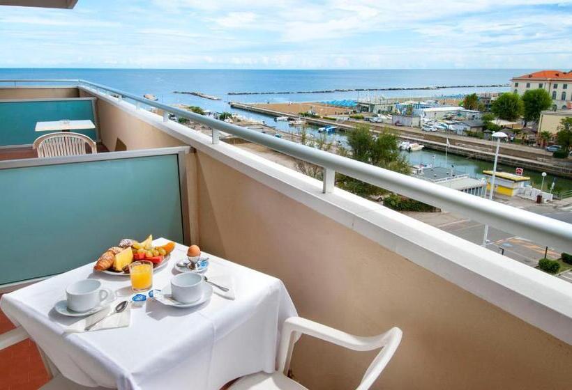 חדר סטנדרט, Cormoran