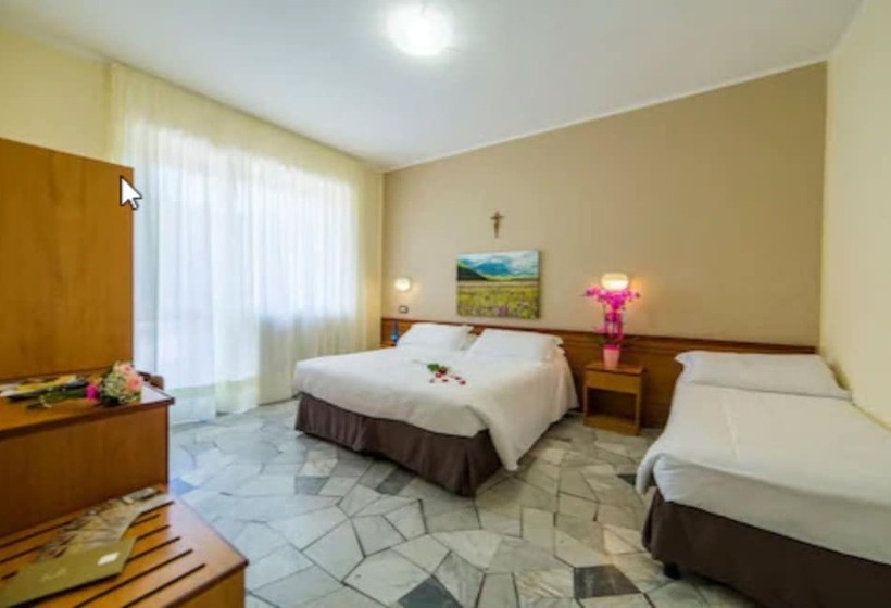 חדר סטנדרט לשלושה, Delle Rose