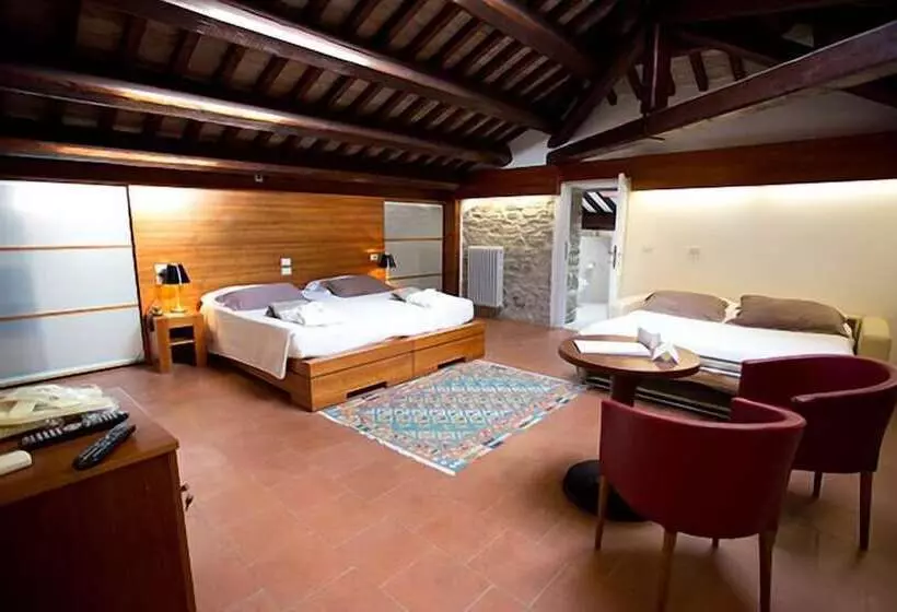 Superior Kolmen Hengen Huone, Delle Terme Santa Agnese