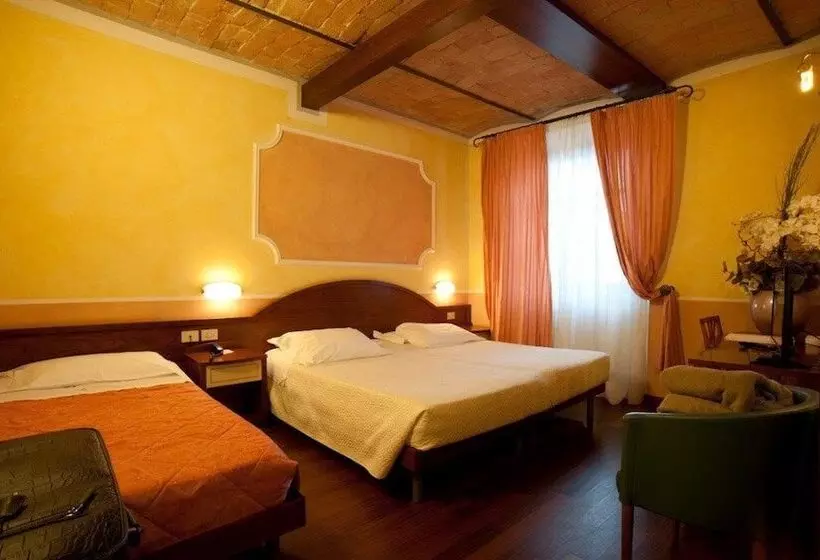 Superior Kolmen Hengen Huone, Delle Terme Santa Agnese