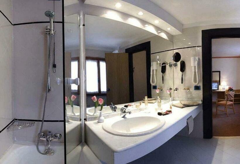 スタンダードルーム, Des Geneys