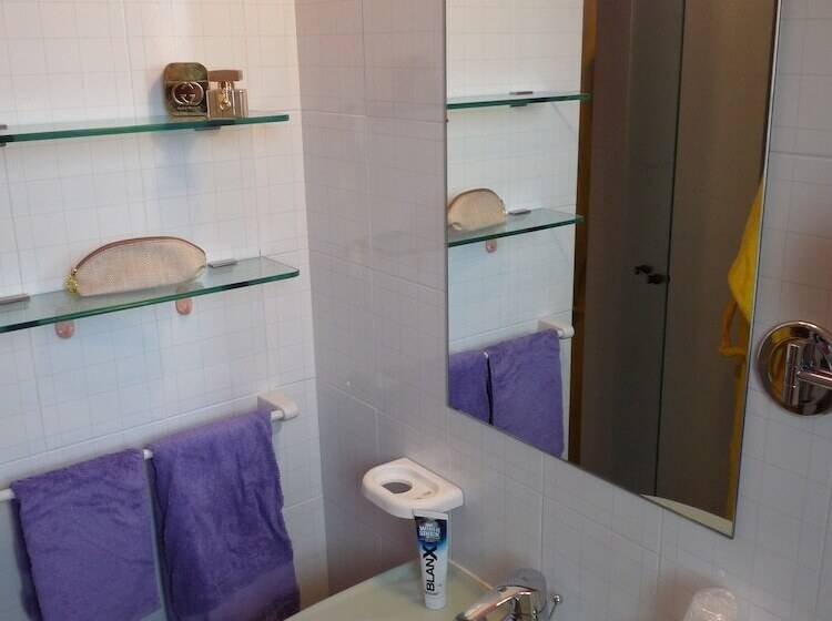 바다 전망 디럭스 3인룸, Elizabeth