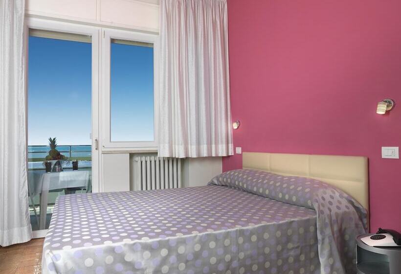 패밀리 연결 룸, Elizabeth