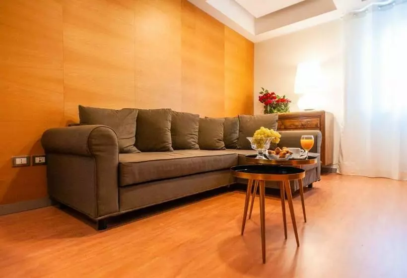 سوییت جونیور لوکس, Excelsior Bari