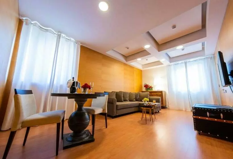سوییت جونیور لوکس, Excelsior Bari