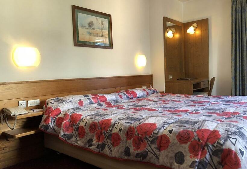 Трехместный Номер Стандарт с Балконом, Majoni