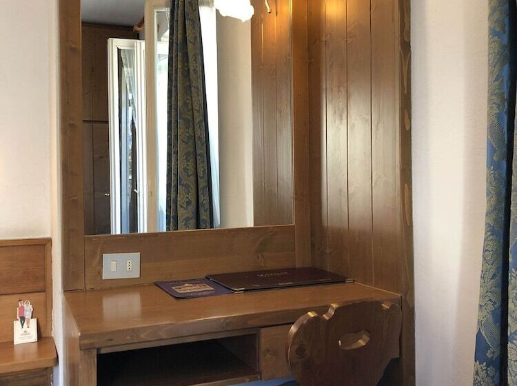 Трехместный Номер Стандарт с Балконом, Majoni