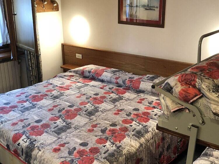 Четырехместный Номер Стандарт с Балконом, Majoni