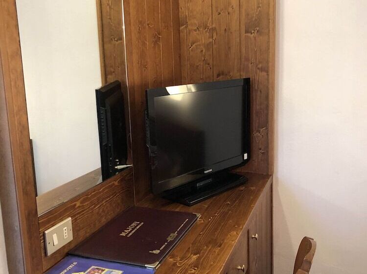 Номер Стандарт Вид на Горы, Majoni