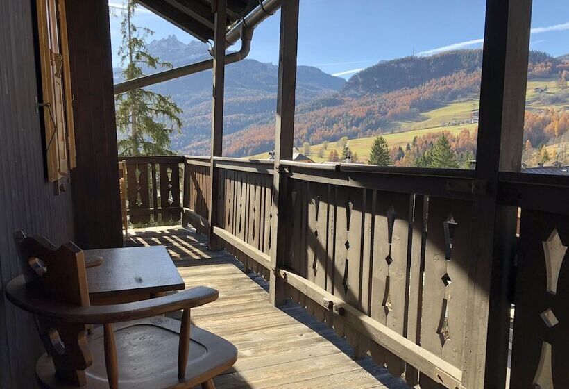 标准间带山景, Majoni