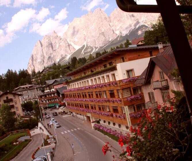 Номер Стандарт Трехместный, Majoni