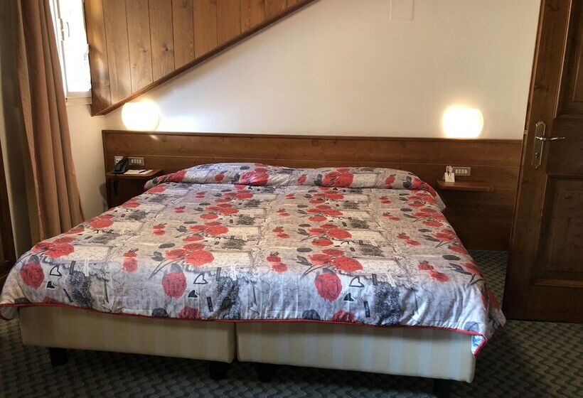 Полулюкс Вид на Горы, Majoni