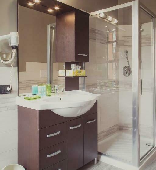 غرفة قياسية ثلاثية, Rainero