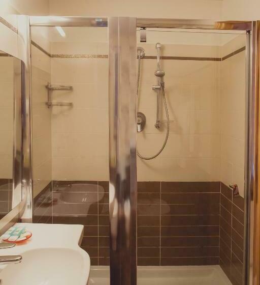 غرفة قياسية, Rainero