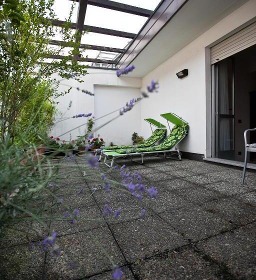 غرفة سوبيريور مزوَّدة بتراس, Rainero