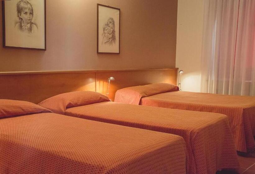 غرفة قياسية رباعية, Rainero