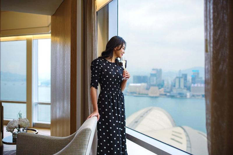 سوییت اجرایی, Renaissance Hong Kong Harbour View