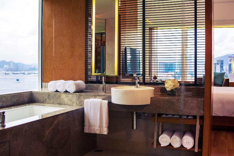 سوییت اجرایی, Renaissance Hong Kong Harbour View