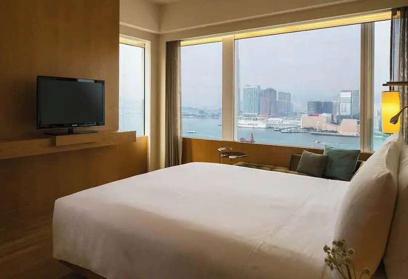 سوییت اجرایی, Renaissance Hong Kong Harbour View