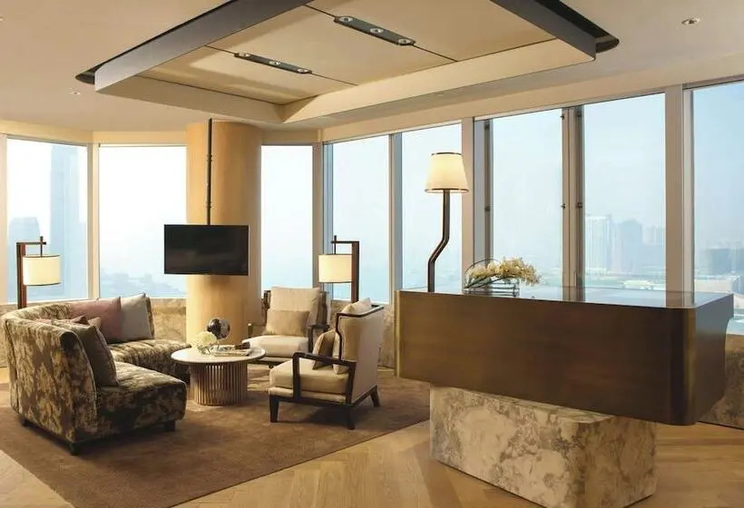 استودیو اجرایی, Renaissance Hong Kong Harbour View
