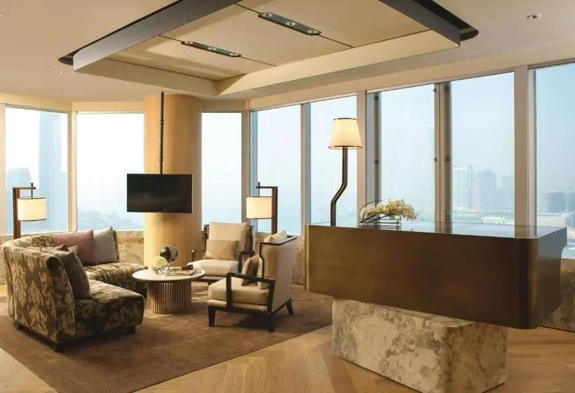 چشم‌انداز باغ اتاق کلوب, Renaissance Hong Kong Harbour View