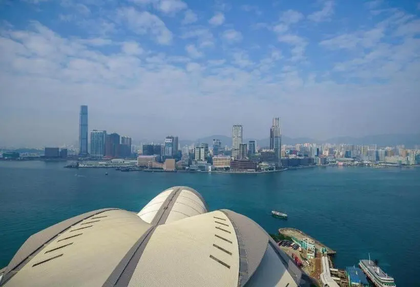 سوییت سوپریور, Renaissance Hong Kong Harbour View